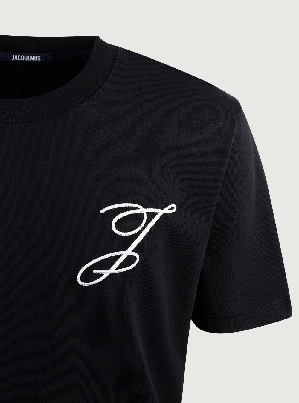 T-shirt logo 